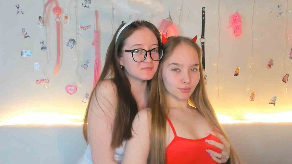 AlaynaAndKassie